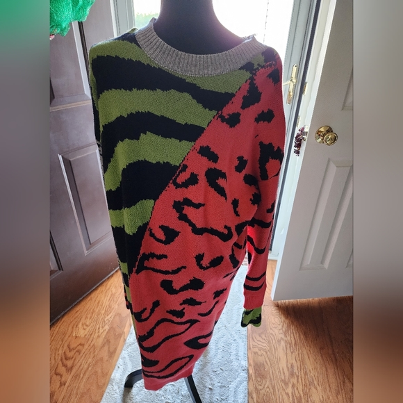 Zebra Print Sweater Dress w/out belt - Picture 7 of 8